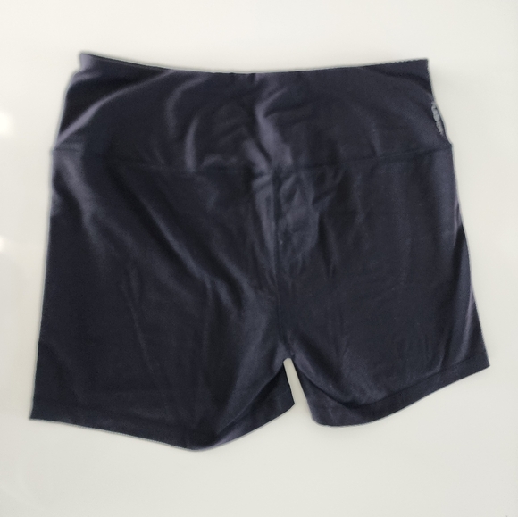 North Face Bike Shorts XL 5" length - Picture 2 of 3